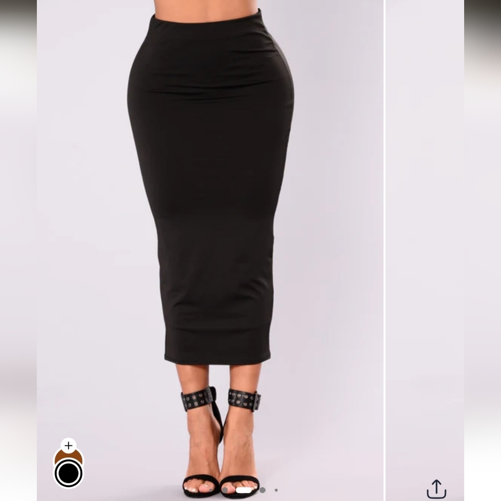 Chic Classic Black Pencil Skirt